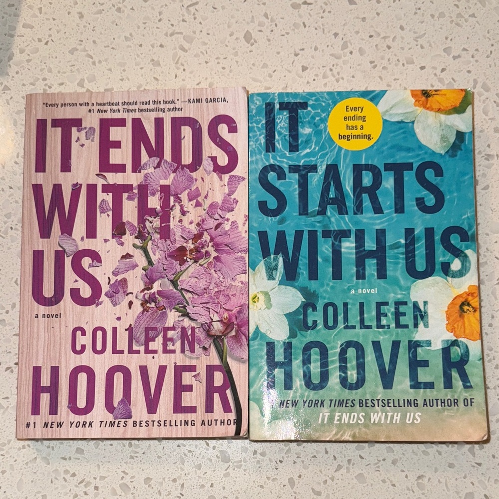 Colleen Hoover Book Set - It Ends With Us & It Starts With Us